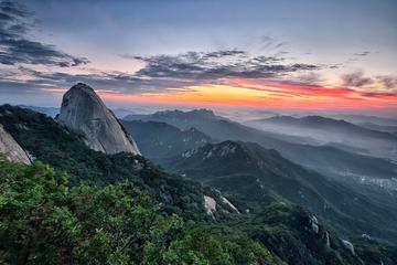 Private Hike at Bukhansan Mountain Including Lunch and Korean Sauna Experience
