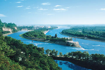 Private Day Trip: Chengdu and Dujiangyan Heritage Sites