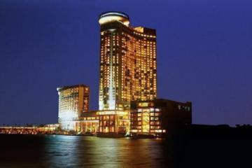 Private Accomedation 5 Days - 4 Nights In 5 Stars Hotels in Grand Nile Tower, Stienberger Tharir or Mena House Hotel