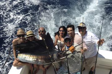 Fishing in the Pacific: Large or Small Boat Options