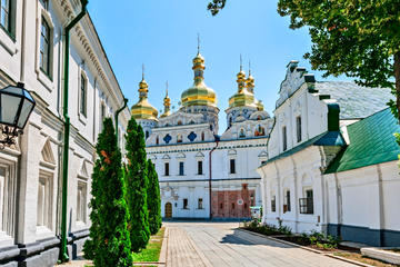 Kiev Combo: Private Guided Tour of Kiev Pechersk Lavra and Museum of WWII