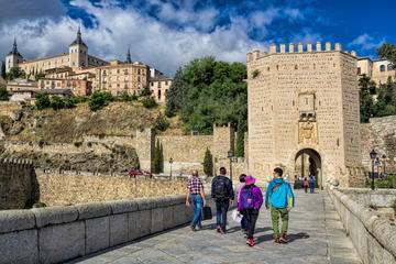 Combo: Toledo Your Own Way with Bracelet and Train from Madrid
