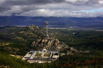 El Escorial Monastery and Madrid Sightseeing City Tour