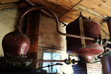 Private Guided Tour of Cognac House, Distillery and Cooperage from Angouleme