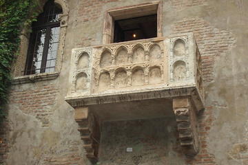 Fascinating Verona: in the Footprints of Romeo and Juliet