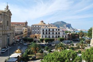 Private Small-Group Walking Tour of Palermo's Kalsa District