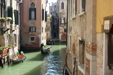 Venice Grand Canal Evening Rowing Tour