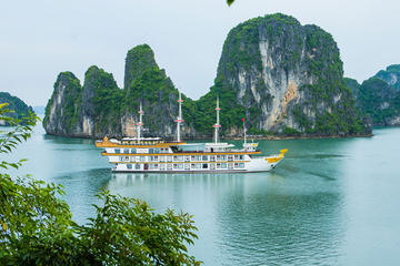2-Day 1-Night Luxury Cruise on Bai Tu Long Bay from Old Quarter in Hanoi