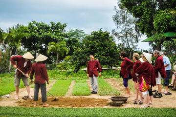 Tra Que Vegetable Village Bicycle Tour from Hoi An
