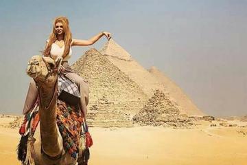 Day Tour to Giza Pyramids Egyptian Museum and Khan Khalili Bazaar