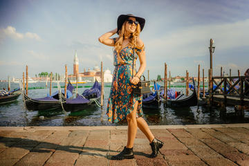 Private Tour: Venice Portrait Photo Shoot