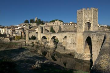 Full Day Guided Tour: Three Medieval Towns Plus Lunch