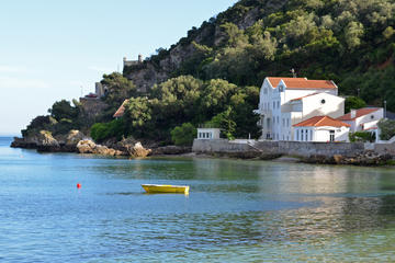 Full Day Arrábida & Sesimbra Natural Park with Wine Tasting