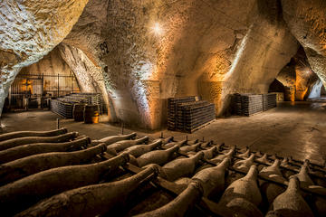 Champagne Day Trip to Veuve Cliquot and Family Winery including Lunch from Reims