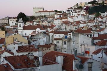 Old Lisbon: Alfama and São Jorge neighbours 3-Hour Walking Tour