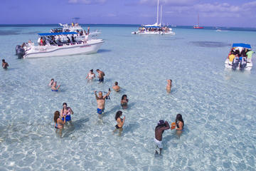 Saona Island Excursion by Catamaran and Speedboat