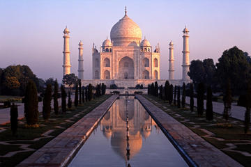 Private Half-Day City tour of Agra and Taj Mahal at Sunrise