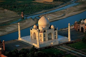 Taj Mahal and Agra Private Same Day-Trip from Ahmedabad with Return Flight