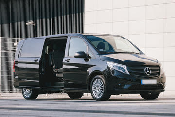 Private Airport Round-Trip Transfer: Hanoi Airport to Hanoi Hotel Plus Return Trip