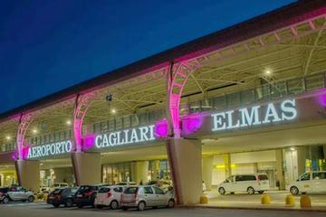Cagliari: Private Airport Transfer to the Area of Chia