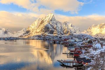 Winter Photography Small-Group Tour of the Lofoten Islands