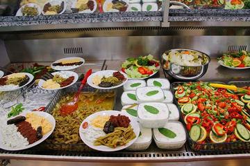 Walking Tour for Foodies in Istanbul with Tastings
