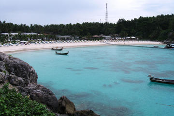 Full-Day Racha Islands Tour Including Lunch and Speedboat Transfers from Phuket