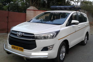 Private Transfer: Agra Hotel to Delhi International Airport