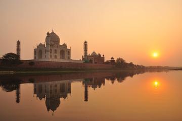 TAJ MAHAL SUNRISE HALF DAY TOUR FROM AGRA