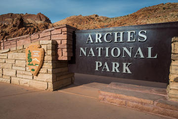 Guided Jeep Tour of Arches National Park and Its Famous Arches