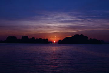 Full Day Halong Bay Islands and Caves with Kayaking from Hanoi