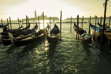 Gondola Serenade with Music