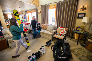 Day Trip Performance Snowboard Rental Package form Aspen near Aspen, Colorado 