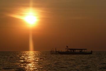 4-Hour Tonle Sap Sunset Dinner Cruise from Siem Reap