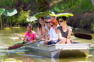 City Escape : Green Canals and Nakhon Pathom by Train