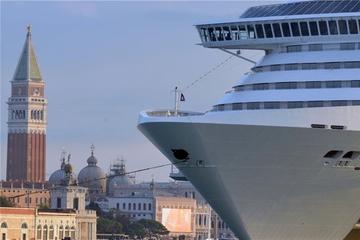 Private Transfer Venice Airport to Venice Mestre Hotel or Venice Cruise Terminal