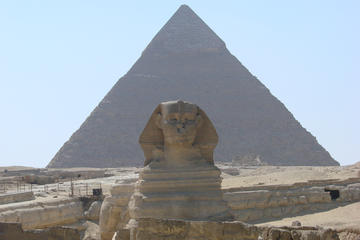 Half-Day Private Guided Tour to Giza Pyramids and Sphinx including Lunch from Cairo