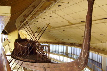 Half-Day Tour of the Giza Pyramids and Solar Boat Museum with Lunch and Camel Ride