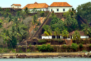 On a Fort Trail in Goa with an Archaeologist