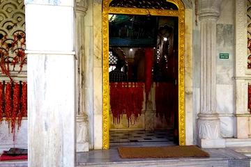 The story of Pune through a Palace, a dargah and 2 temples