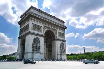Paris Small-Group Tour: Seine River Cruise, Picnic, and Arc de Triumph