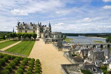 Three Top Loire Valley Castles with Lunch and Amboise Walking Tour