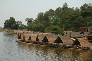 Small-Group Bicycle Ride from Chiang Mai City to Lake Huay Tueng Tao