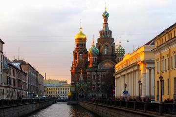 Sightseeing Tour with a tour to Peter and Paul Fortress and Spilled Blood Church