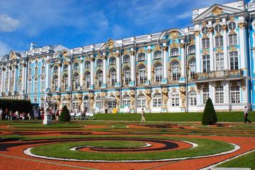 St. Petersburg 2-Day Sightseeing Tour with Airport Transfers