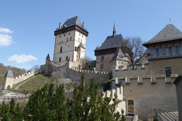 Countryside Tour on E-Bikes from Prague to Karlstejn Castle
