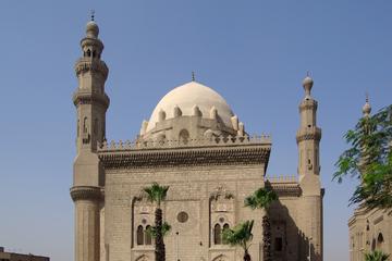 Full Day tour to Giza Pyramids and Islamic Cairo