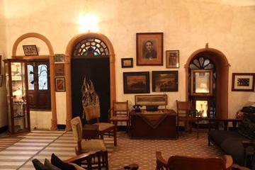 Walking tour of the Kaiser Bagh Palace Complex with an Expert