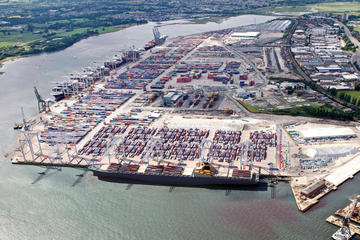 Private Departure Transfer: Central London to Southampton Port