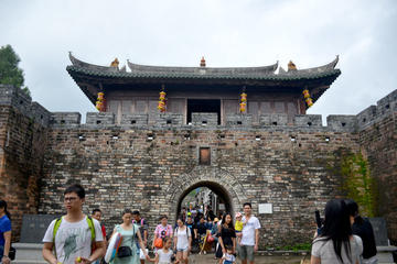 Dapeng Fortress and Jiaochangwei Seashore Day Tour